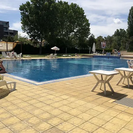 Poseidon 아파트호텔 4*